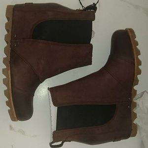 NIB Sorel lea wedge boot 7 redwood